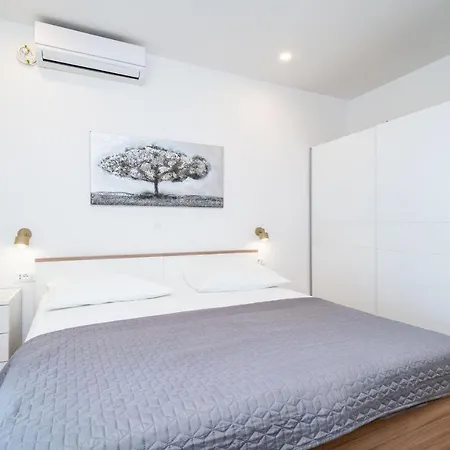 ゲストハウス & Papa 3*