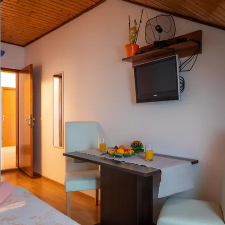 Guest house & Papa 3*