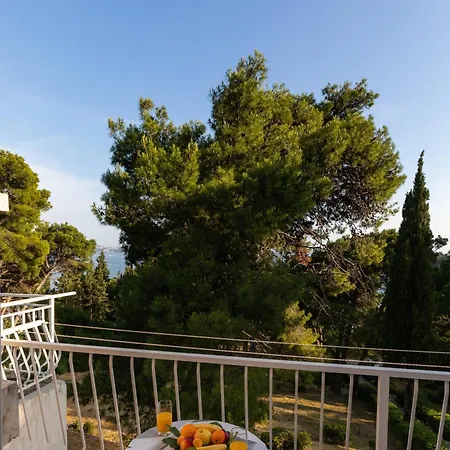 & Papa ゲストハウス ムリニ